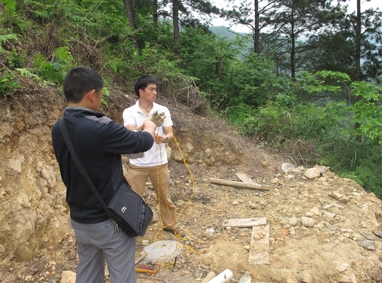 甕南溪水庫(kù)鉆孔水位野外測(cè)量